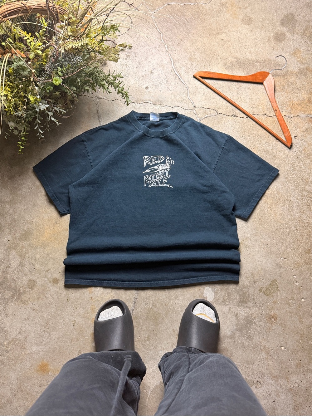 Gildan Black Short Sleeve Graphic Crewneck Tee